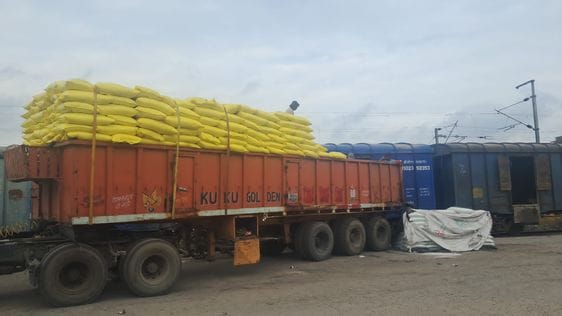 1400 tonnes of urea arrived on the second day as well, the shortage will be resolved