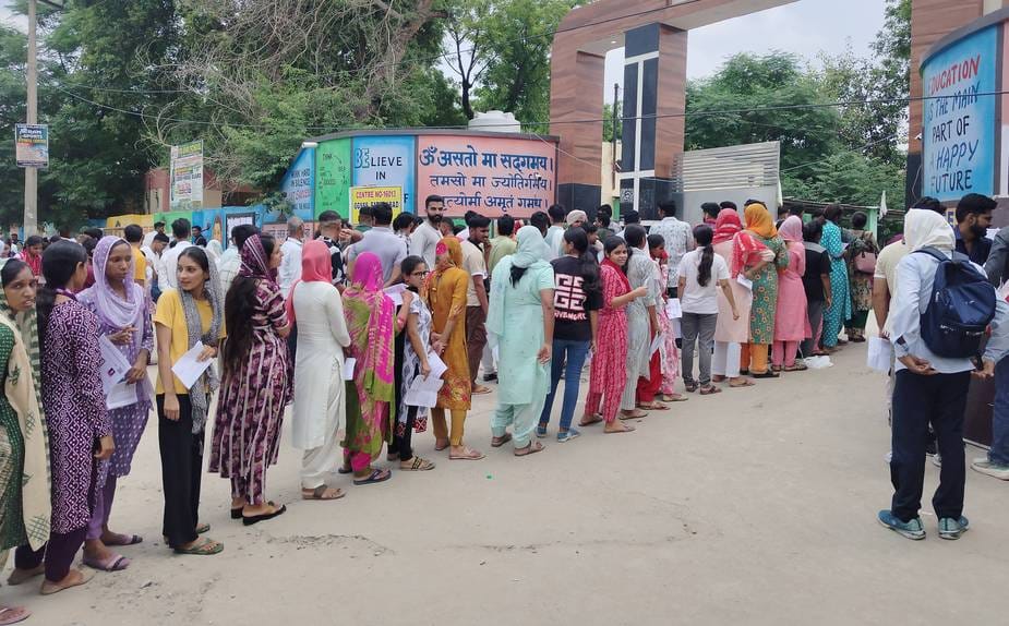 18,106 appeared for the Joint Eligibility Test in both the sessions, 1012 were absent
