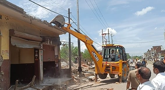 22 shops built on government land were demolished