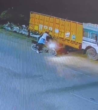 Sarpanch's truck was set on fire by sprinkling inflammable material