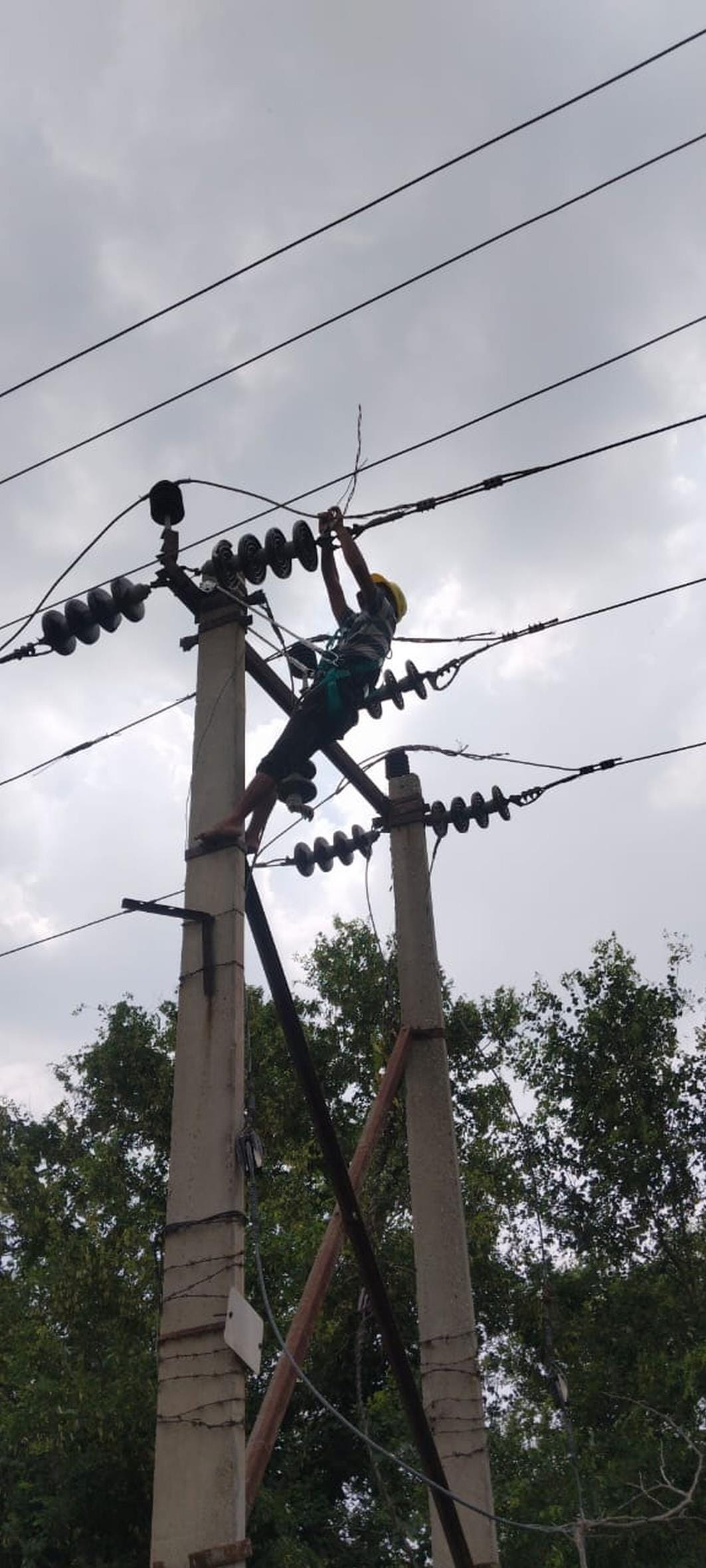 Two feeders closed, searching for fault, 70 thousand population worried
