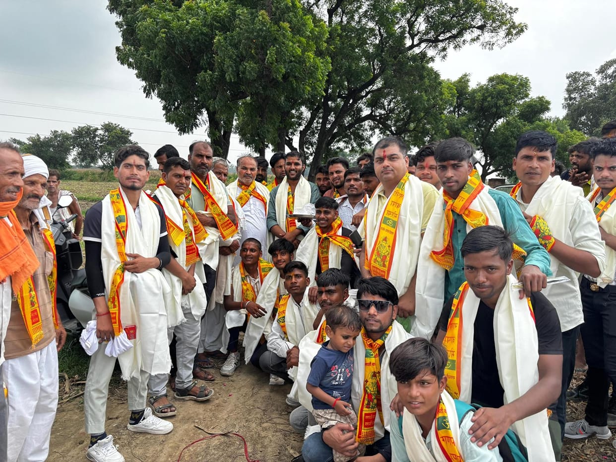 People of Muslim community welcomed the postal Kawadis