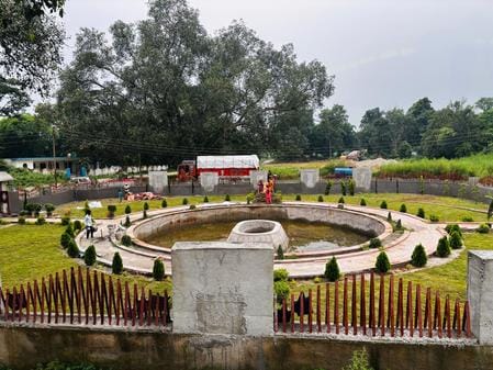 Pakharol lake is being renovated, a grand Baikunth Dham is being built