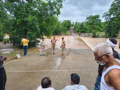 Gama vehicle washed away in high flow, driver saves life by jumping