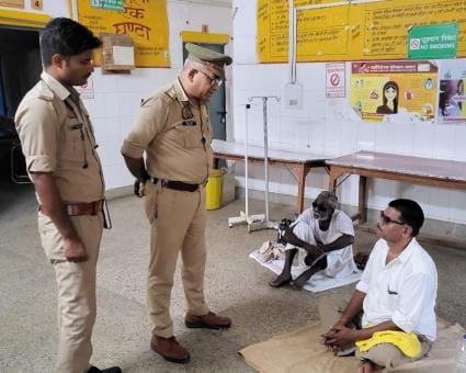 Eye sight was lost due to wrong treatment, victim sat on dharna, report on quack