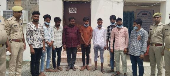 Nine miscreants arrested for stealing 600 meters metal crash barrier
