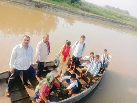 Even after 67 years, no bridge has been constructed on Solani river, boat is the only support