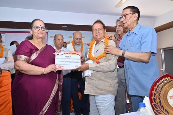 Gomtinagar Public Welfare Committee celebrated its annual festival