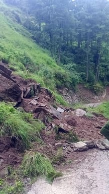 Dushahad-Devgarh road is closed for two weeks, people are troubled