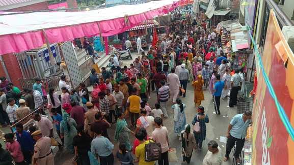 Shravan Ashtami Mela ... 50 thousand devotees paid obeisance at Chintapurni temple on the second day