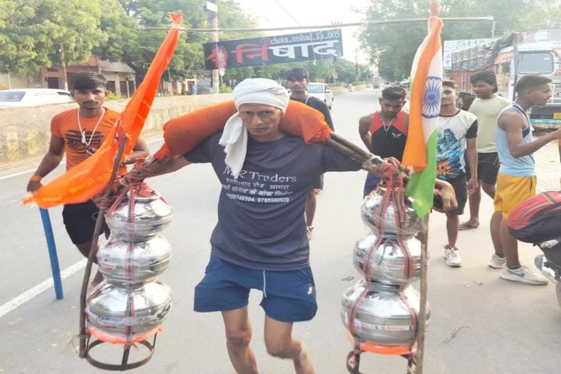 The Kanwariyas of Tanaira Noorpur set out with a 101-litre Kanwar