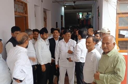 Lawyers angry over stalling of files, stage protest