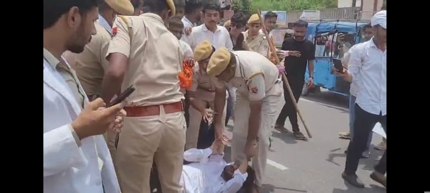 bikaner student union election abvp protest dungar college highway block gehlot effigy