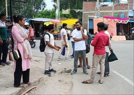 Vehicle movement on Bareilly route stopped, passengers stranded