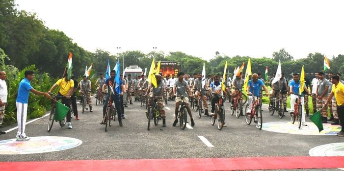 Tribute paid to Kargil martyrs with bicycle campaign