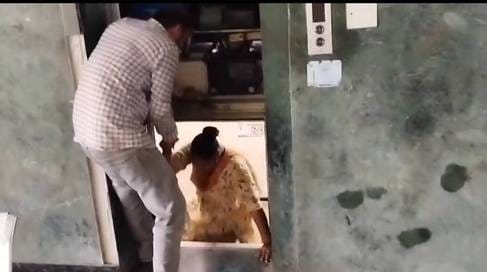 A woman was stuck in the lift for 30 minutes after the power went out in the Mini Secretariat