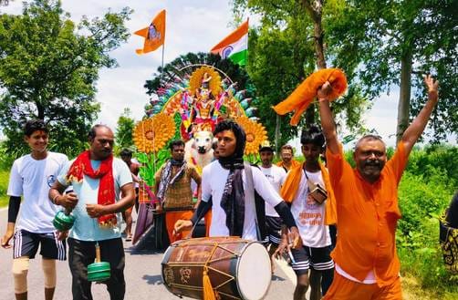 Crowds gathered in Shiva temples, devotees were seen in enthusiasm and performed Jalabhishek