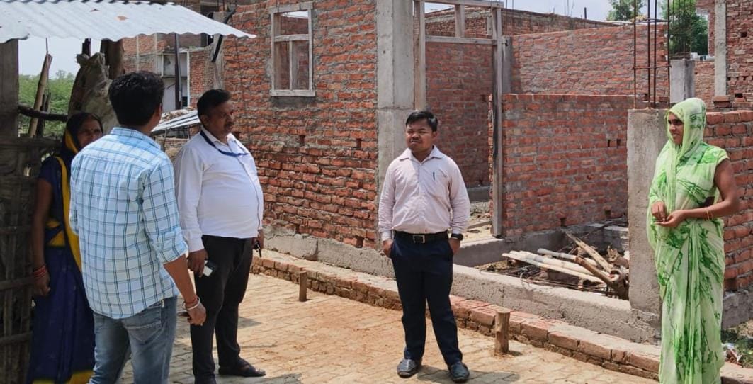 211 beneficiaries took money for housing but did not construct it