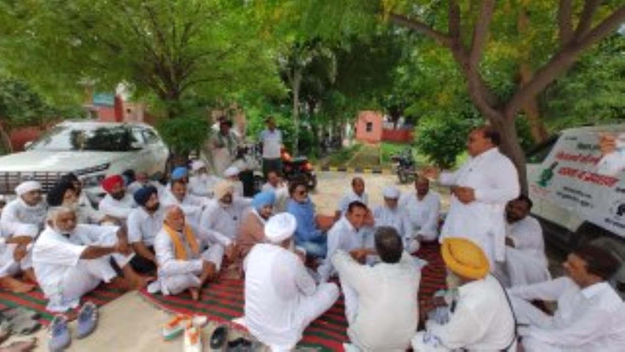 Farmers protested for laying pipes in Ghaggar, called for talks today