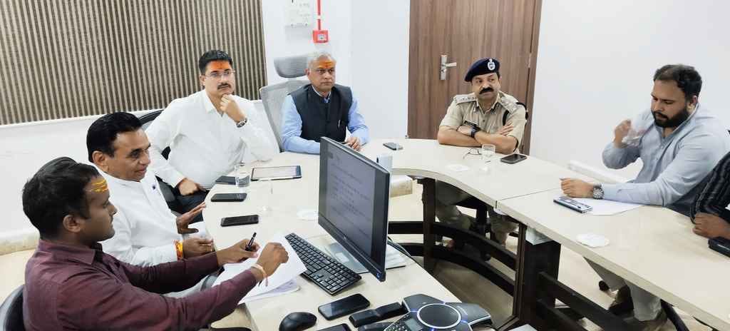 Omkareshwar: Shri Mamleshwar Temple Committee first meeting Development-arrangements discussed live darshan