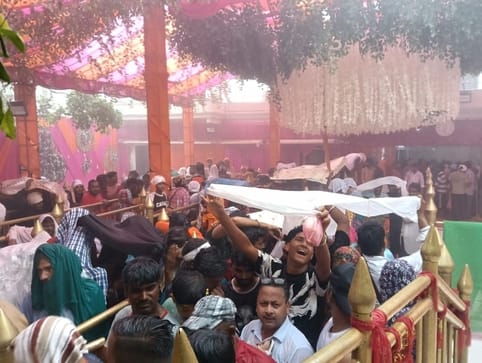 40 thousand people bowed their heads on the fourth Shravan Ashtami fair