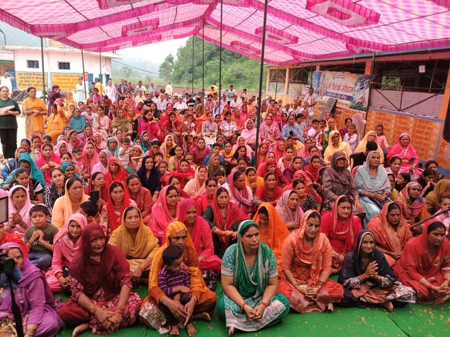 Serving cows is like serving God: Maharaj
