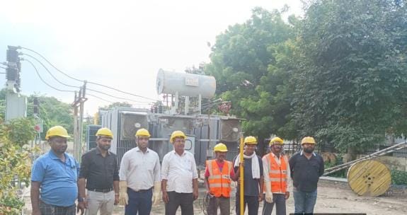 Training given to electricians to avoid risks