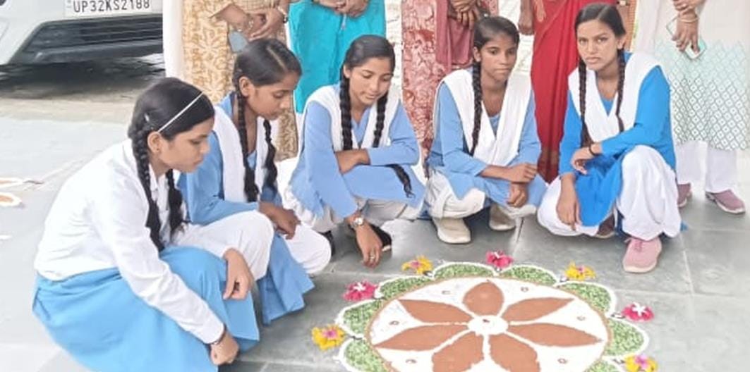 Mahima and Preeti top in general knowledge