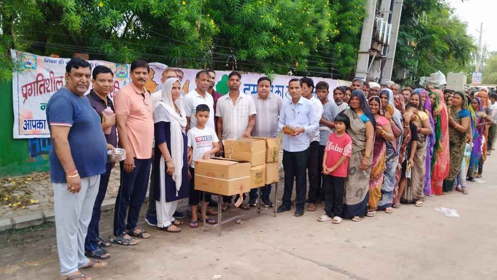 Prasadam festival organized for workers on retirement