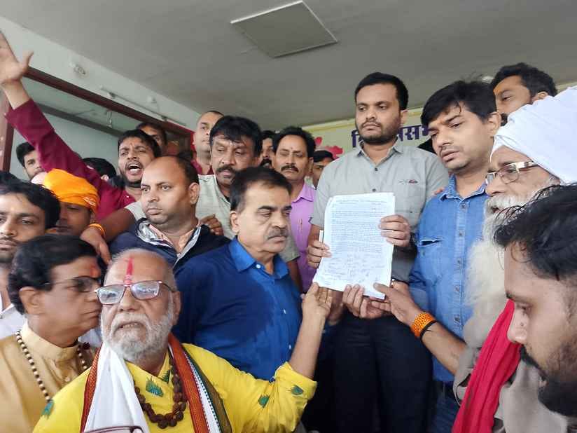 Sehore news:Outrage over priest being threatened at Ganesha temple; Hindu groups warn mass protest