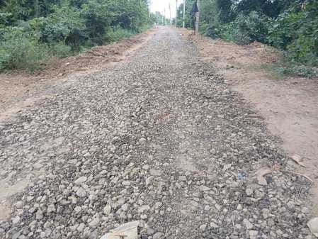 Stones are lying on the way to the Devi Mandir, it is difficult to pass through