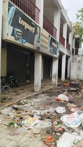Shopkeepers are troubled by encroachment in front of Zila Panchayat Complex