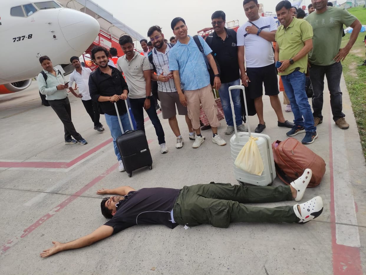 A flight was cancelled on the second day as well, Kolkata's flight took off 18 hours late, commotion