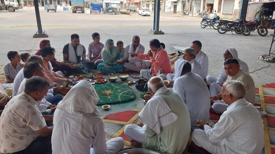 Hawan was performed in Mandi for wishing happiness and prosperity