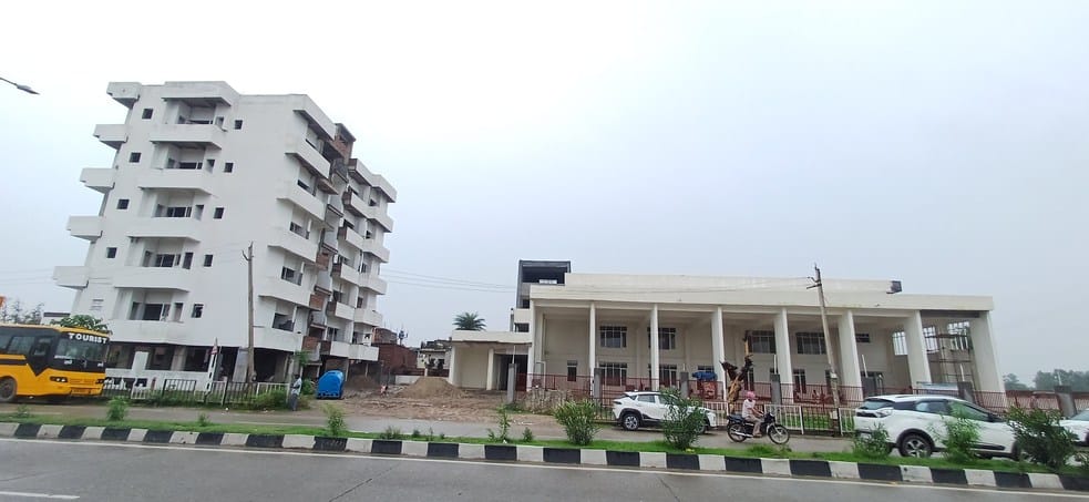 Projects worth Rs 100 crore stuck due to lack of funds