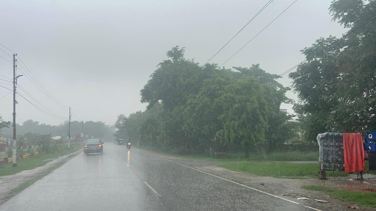 Electricity was cut off for hours in 50 villages, roads in the city turned into ponds