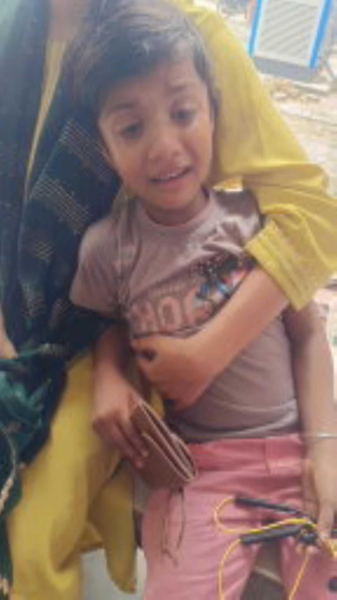 Crazy father destroyed the world in front of innocent Srishti's eyes