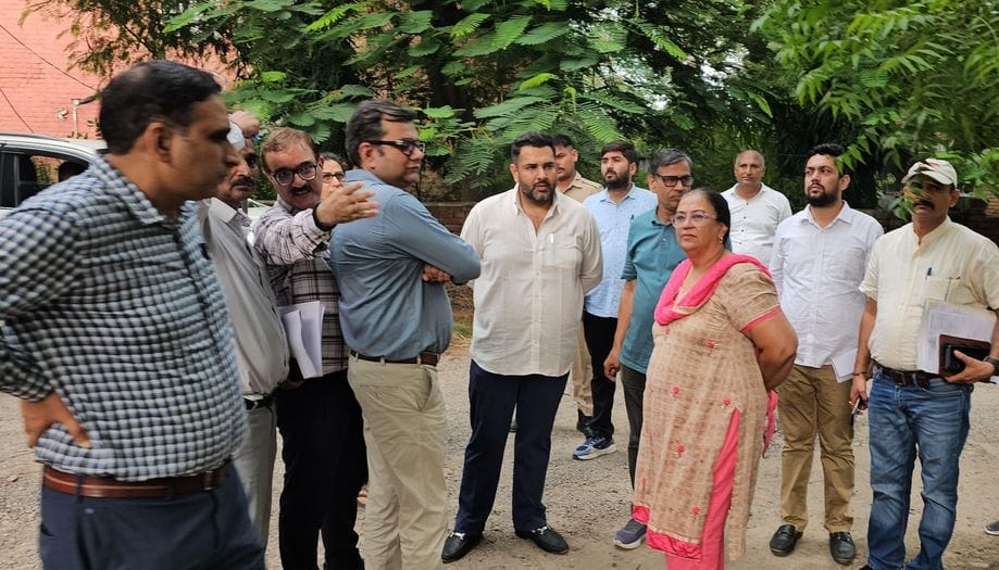 The MLA ordered the Chief Architect to complete the map related work soon