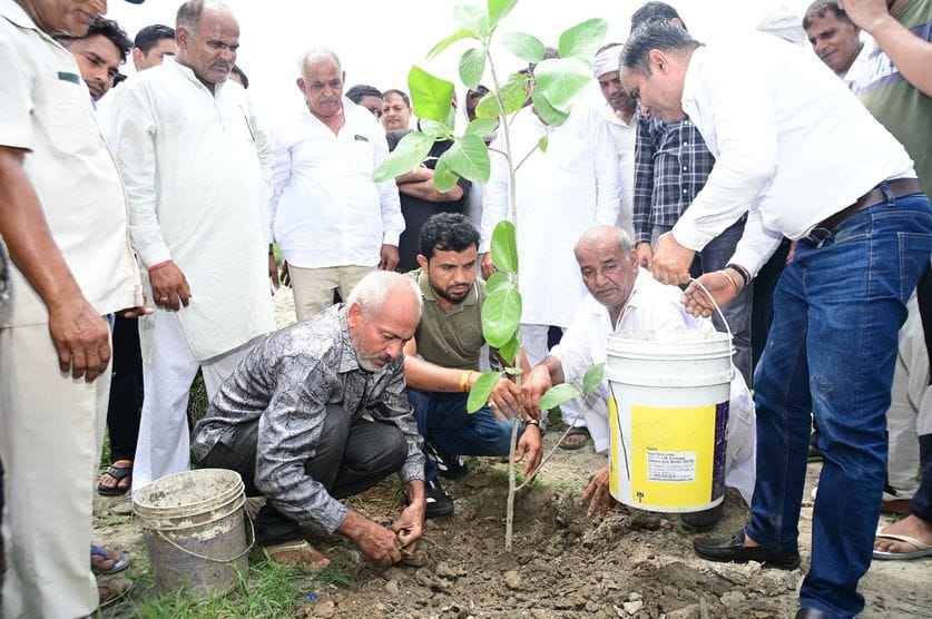 The MLA started development work worth Rs 1.20 crore in Hasanpur and Badi