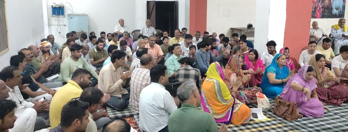 Prasad of Kheer Puri was also distributed
