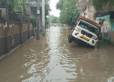 Waterlogging in the main roads and market of Kanina due to rain