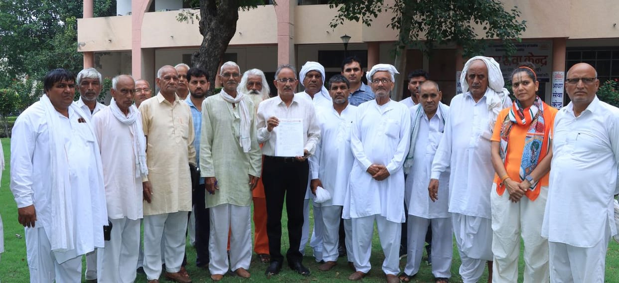 Gaushala Mahasangh met DC for fodder grant