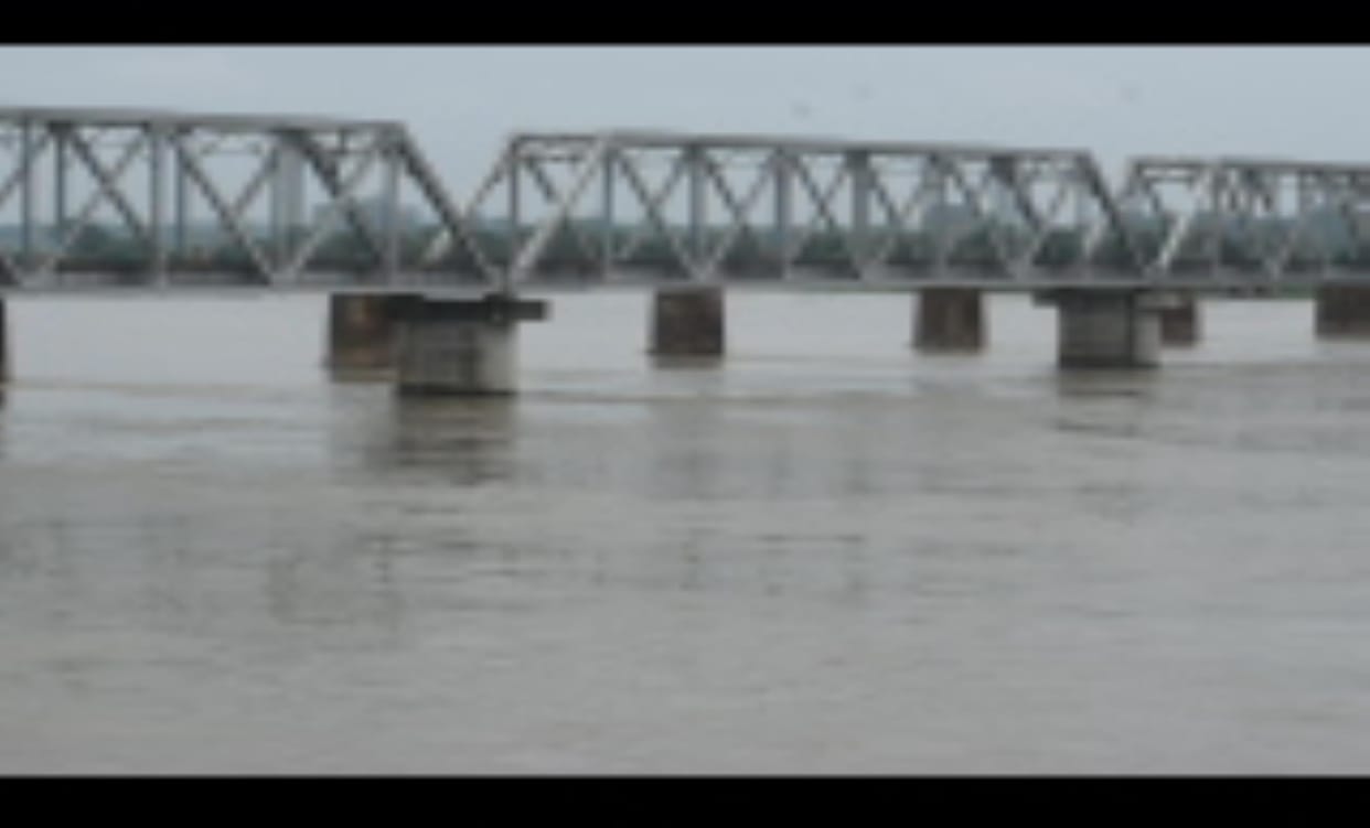 Due to rain on the mountains, the flow of water from Haridwar increased
