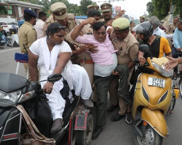 Disabled people demonstrated in front of Vidhan Bhavan