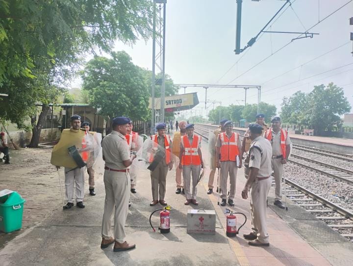 RPF reached the spot after information of stone pelting on Kisan Express