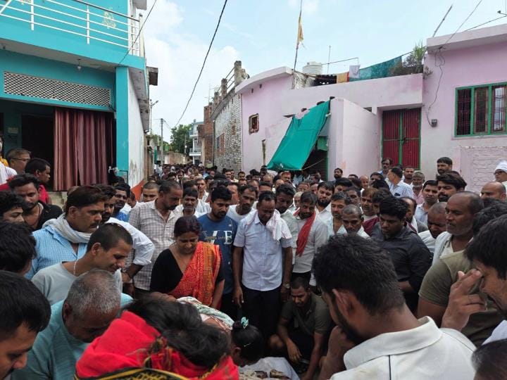 Station master dies after bike collided with dumper