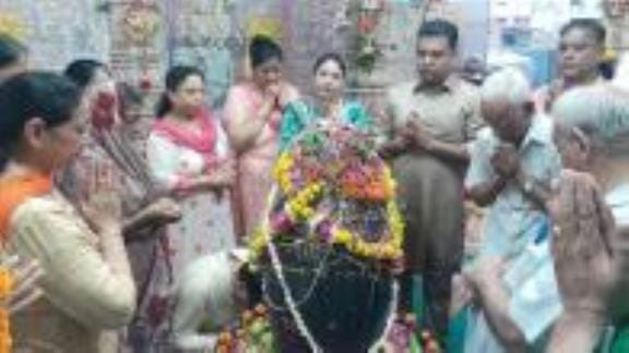 On Panchami, snakes were given milk bath and worshipped