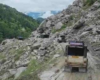 Vehicles ran on Tawaghat-Lipulekh road after four days