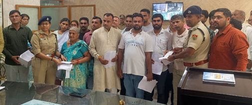 Police found 141 lost phones and handed them over to their owners