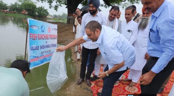 Inspired for fish conservation, plans were explained to people in the ranching program at Bhodiya Kheda.